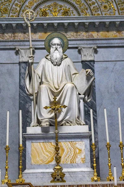 Statue altar kapelle päpstliche basilika paul jenseits der mauern rom italien — Stockfoto