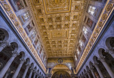 Uzun Sütunlar Göbek Bazilikası Paul Duvarların Ötesinde Roma İtalya