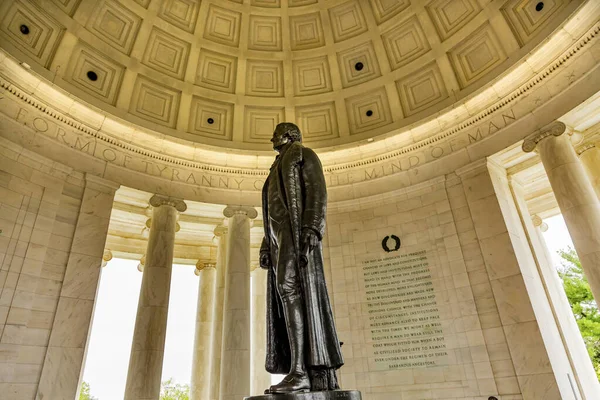 青铜杰斐逊雕像殖民地纪念华盛顿特区 — 图库照片