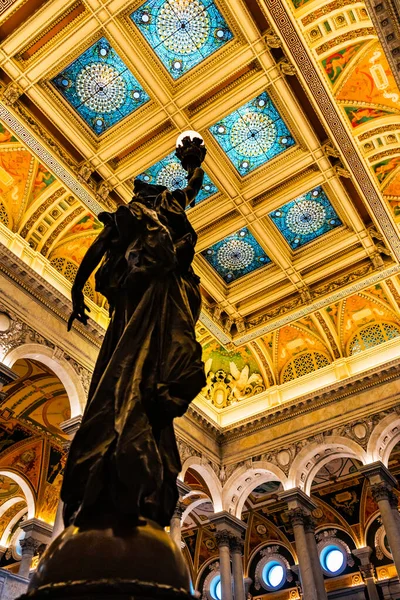 Standbeeld Lichte bibliotheek van het Congres Stained Glass Ceiling Washington — Stockfoto