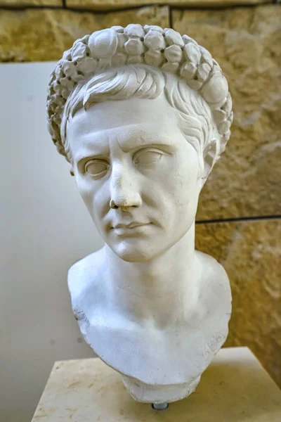 Augustus császár Caesar szobra Ara Pacis oltár béke Róma Olaszország — Stock Fotó