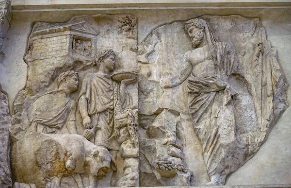 God Offering Ara Pacis Altar Peace Emperor August Rome Italy — стоковое фото