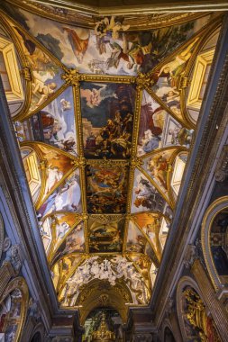 İtalya Trevio Roma 'daki Uzun Tavan Nave Bazilikası Aziz Maria
