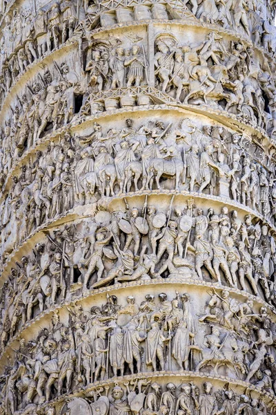 Antiga Coluna Marco Aurélio Soldados romanos Detalhes Roma Ital — Fotografia de Stock