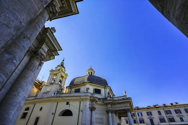 Santa Maria dei Miracoli kyrkan Piazza Popolo Rom Italien — Stockfoto