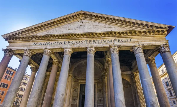 Římské sloupce Pantheon Temple Řím Itálie — Stock fotografie