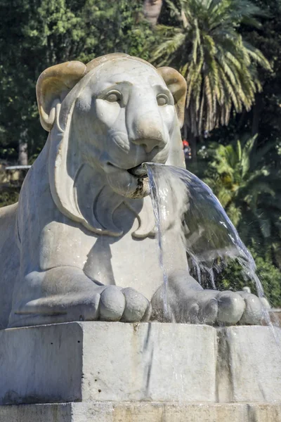 Fuente del León Piazza Popolo Roma Italia —  Fotos de Stock