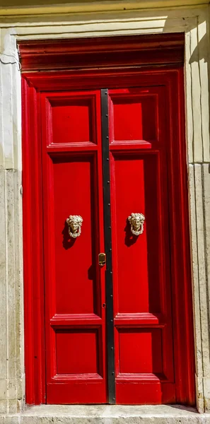 Red Door Roman Street Bairro Roma Itália — Fotografia de Stock