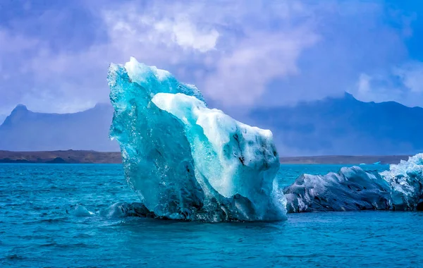 Blue Large Iceberg Diamond Beach Lagune Glacier Jokulsarlon Parc National — Photo