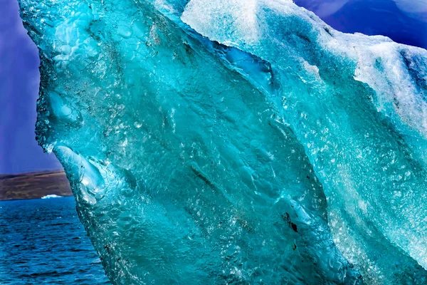 Blue Large Iceberg Diamond Beach Jokulsarlon Gletsjerlagune Vatnajokull Nationaal Park — Stockfoto