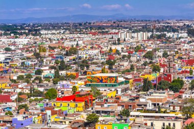 Renkli Kiliseler Şehir Restoranları Cholula Puebla Meksika Dükkanları. Kiliseler 1500 'ler ve 1600' ler inşa etti.