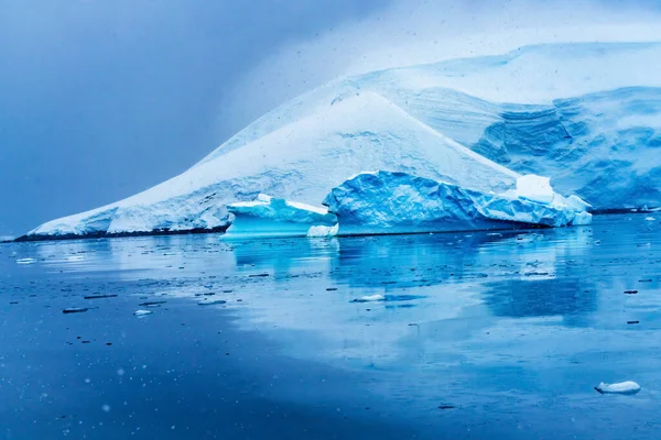 Neige Blue Glacier Montagnes Neige Paradise Bay Skintorp Cove Antarctique — Photo