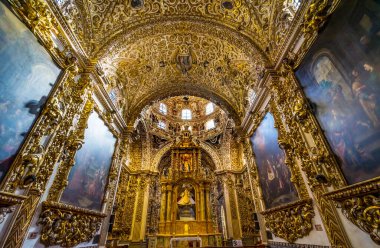 Puebla, Meksika - 5 Ocak 2019 Santa Domingo Kilisesi, Meksika Rosary Puebla Kilisesi. 1600 'lerde inşa edilmiş.