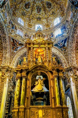 Puebla, Meksika - 5 Ocak 2019 Santa Domingo Kilisesi Puebla Mexico. 1600 'lerde inşa edilmiş.