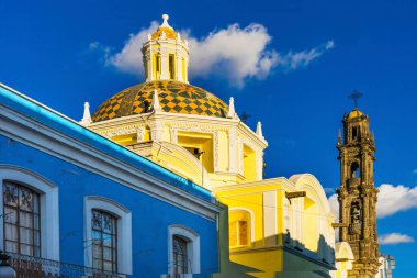 Kubbe San Cristobal Kilisesi Templo de San Cristobal Tarihi Puebla Meksika. 1600-1700 'lerde inşa edilmiş.