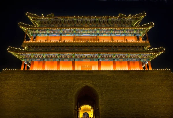 Цяньмэнь Ворота Zhengyang Мужчины Площади Тяньаньмэнь Пекин Китай Драматично Ночью — стоковое фото