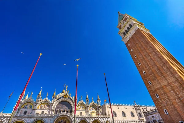 Venedik Teki San Marco Meydanı Ndaki Campanile Çan Kulesi Görkemli — Stok fotoğraf