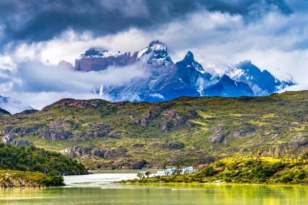 Grey Lake Paine Horns Three Granite Peaks Torres Del Paine — Stock Photo, Image