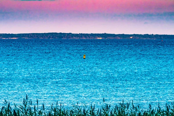 Żółte Czerwone Boje Wyspy Elizabeth Zachód Słońca Widok Padanaram Lato — Zdjęcie stockowe