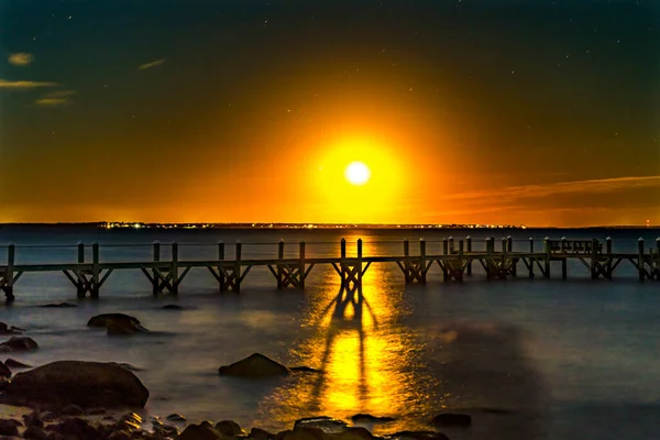 Moon Night Stars Beach Pier Buzzards Bay Ocean Padanaram Dartmouth — Fotografia de Stock