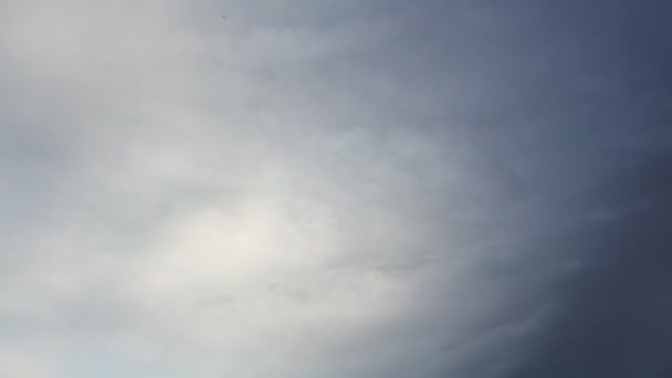 Szürke Viharfelhők Nagyfelbontású Idő Telik Videofelvétel Cloudscape Sötét Vihar Rendszer — Stock videók
