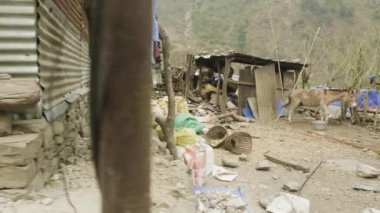 Nepal Köyü. Manaslu Dağı devre trek.