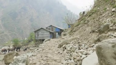 Manaslu devre Trek Nepal Köyü.