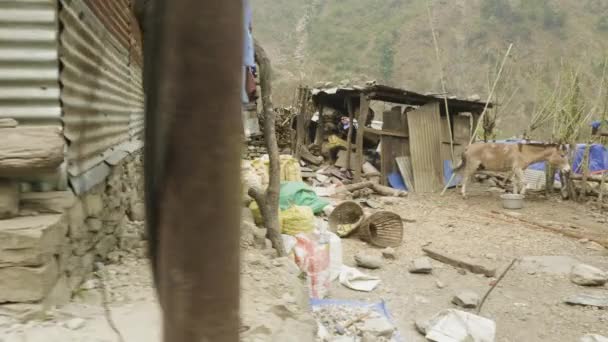 尼泊尔村庄。马纳斯卢峰山电路跋涉. — 图库视频影像