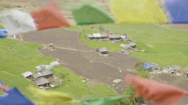 Aldea de alta montaña Prok en Nepal. Zona de trekking del circuito de Manaslu . — Vídeo de stock