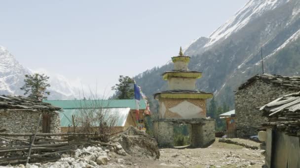 Entrada aldeia nepalesa Lho. Caminhada de circuito de Manaslu . — Vídeo de Stock