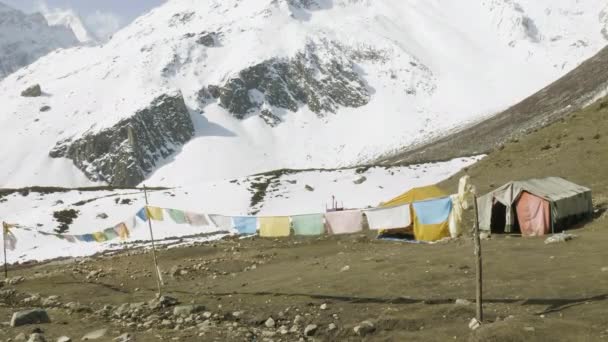 Darmasala tält camp Larke passet, 4500m höjd. Manaslu circuit trek. — Stockvideo