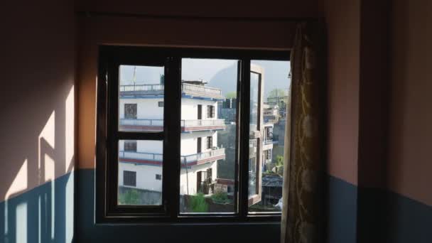 Città nepalese Besisahar. Ora del mattino . — Video Stock