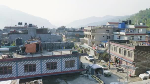 Nepalesiska staden Besisahar. Morgon tid. — Stockvideo
