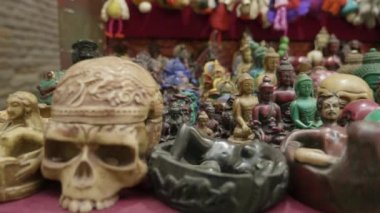 Renkli ahşap el sanatları Kathmandu, Nepal 'de indirimde..