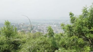 Kathmandu şehir antik Sawayambhunath maymun Tapınağı, Nepal görüntülemek.