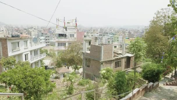 Gebouwen in Aziatische stad Kathmandu, Nepal. — Stockvideo