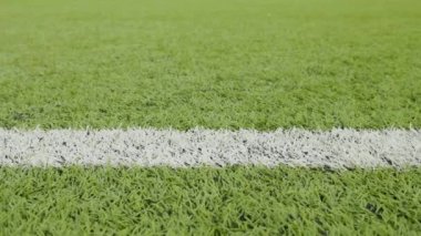 Beyaz çizgi futbol alanının. Yakın çekim yatay kaydırıcı vurdu