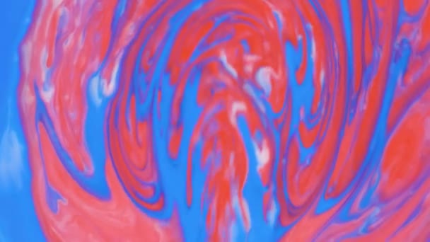 Peinture colorée belle propagation en liquide, plan en temps réel — Video