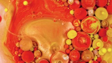 Akrilik boya organik sıvı akar