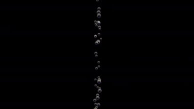 Şeffaf kabarcıklar siyah arka plan üzerinde sualtı kadar gitmek