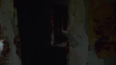 Yıkılmış ve terk edilmiş bina, bakış açısı