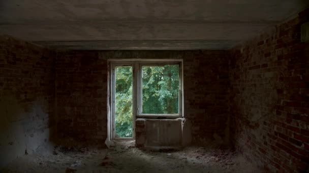 Bâtiment détruit et abandonné, point de vue — Video