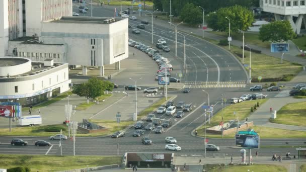 Tráfego na estrada ok Mins city, Belarus — Vídeo de Stock