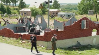 Minsk, Beyaz Rusya - 03 Temmuz 2019: İkinci Dünya Savaşı tarihi askeri yeniden inşa savaşı.