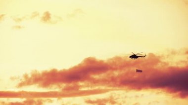 Rus savaş helikopteri grubu, Mi-24, Mi-8, K-52, kırmızı sıcak gün batımı