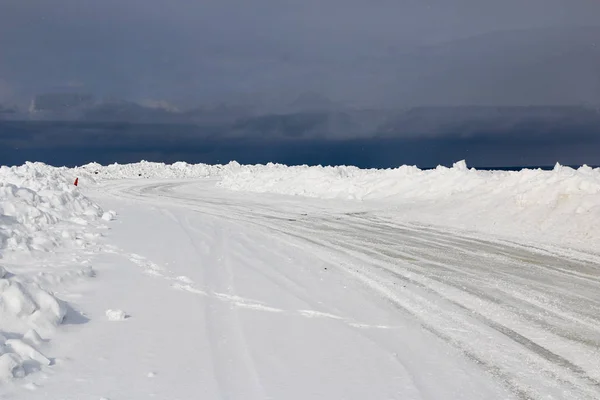 Besneeuwde Weg Weg Besneeuwde Gebied Bedekt Met Sneeuw Ijzige Weg — Stockfoto