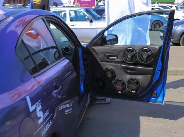 Yoshkar-Ola, Rusya, 11 Ağustos 2018: Auto Sergisi - otomatik ses yarışması. Arabada ses basıncı şampiyonada.