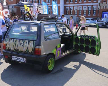 Yoshkar-Ola, Rusya, 11 Ağustos 2018: Auto Sergisi - otomatik ses yarışması. Arabada ses basıncı şampiyonada.