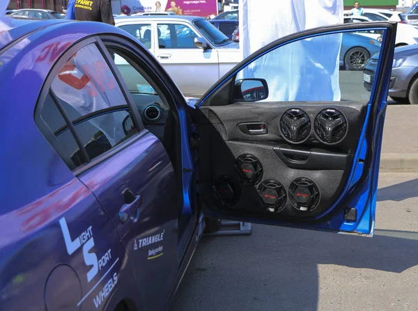 Yoshkar-Ola, Rusya, 11 Ağustos 2018: Auto Sergisi - otomatik ses yarışması. Arabada ses basıncı şampiyonada.