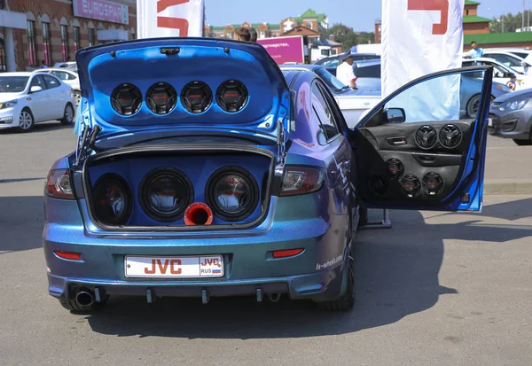 Yoshkar-Ola, Rusya, 11 Ağustos 2018: Auto Sergisi - otomatik ses yarışması. Arabada ses basıncı şampiyonada.